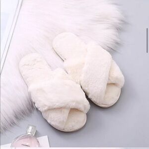 NEW Off White Fluffy Cozy Criss Cross Slippers